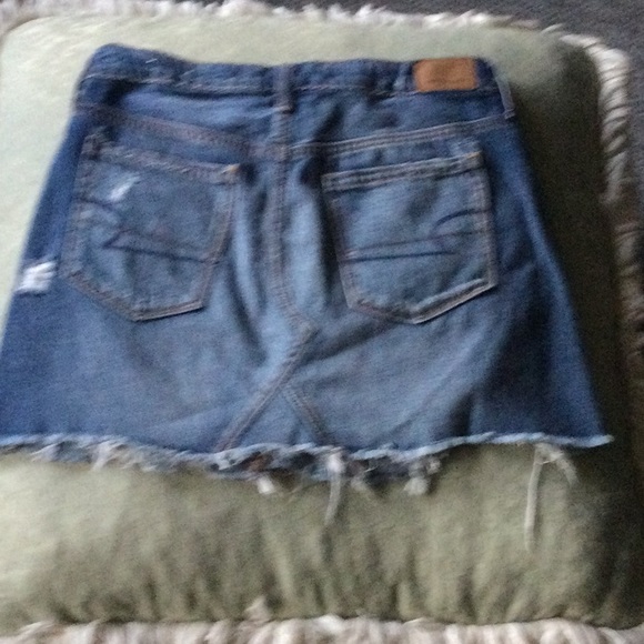 American Eagle distressed jean skirt - Picture 2 of 3